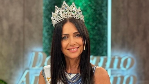60χρονη γυναίκα στέφθηκε Μις Μπουένος Άιρες και θα διαγωνιστεί για τον τίτλο Μις Υφήλιος 