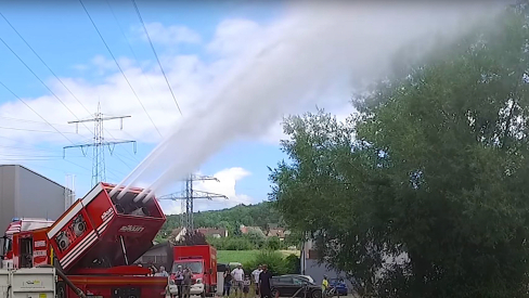 To νέο turbo πυροσβεστικό που... καταπίνει τις φλόγες (video)