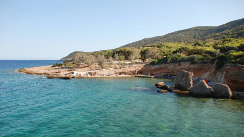  6 παραλίες που θυμίζουν νησί στα Μεσόγεια της Αττικής 