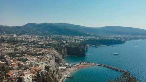 Ανακαλύπτοντας το πανέμορφο Σορέντο, τον ηλιόλουστο προορισμό της Ιταλικής Ριβιέρας