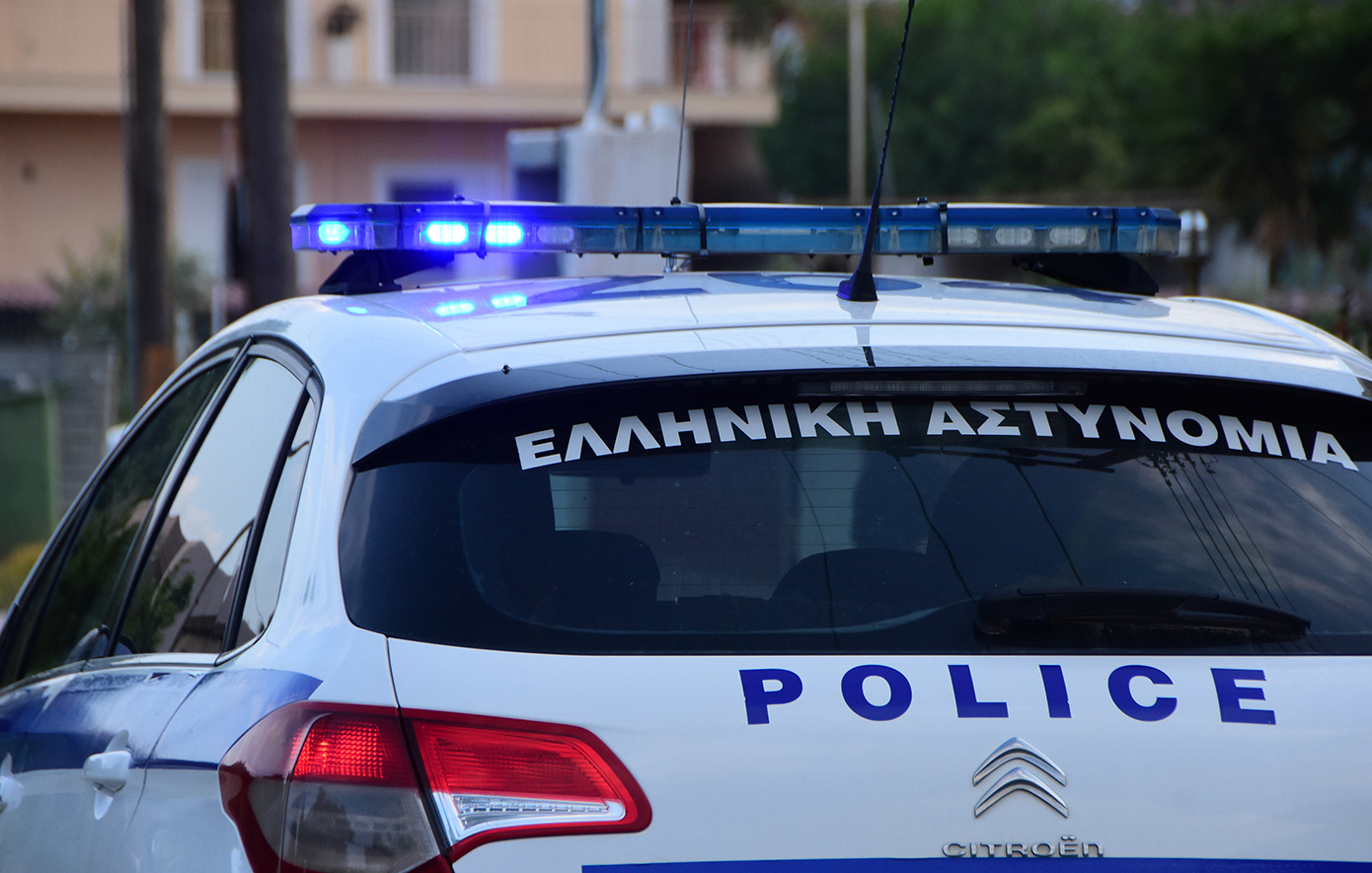 Χειροπέδες σε 75χρονο που κατηγορείται ότι ασελγούσε σε βάρος δύο ανήλικων αδελφών στη Θεσσαλονίκη