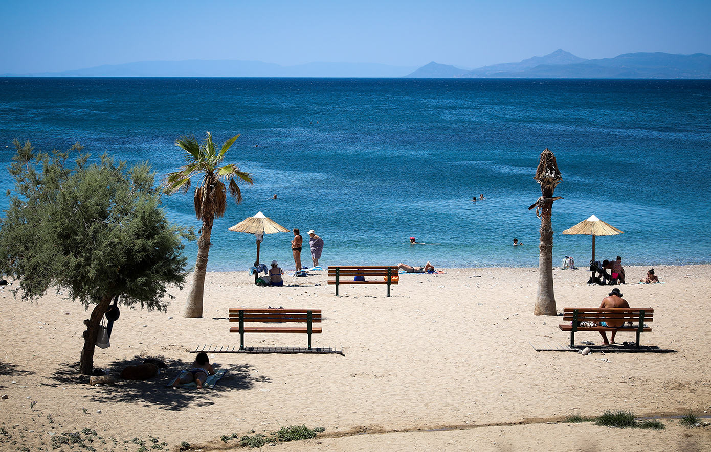 Καιρός: Μικρή ανάσα δροσιάς από σήμερα σε όλη τη χώρα – Σε ποιες περιοχές θα εκδηλωθούν βροχές