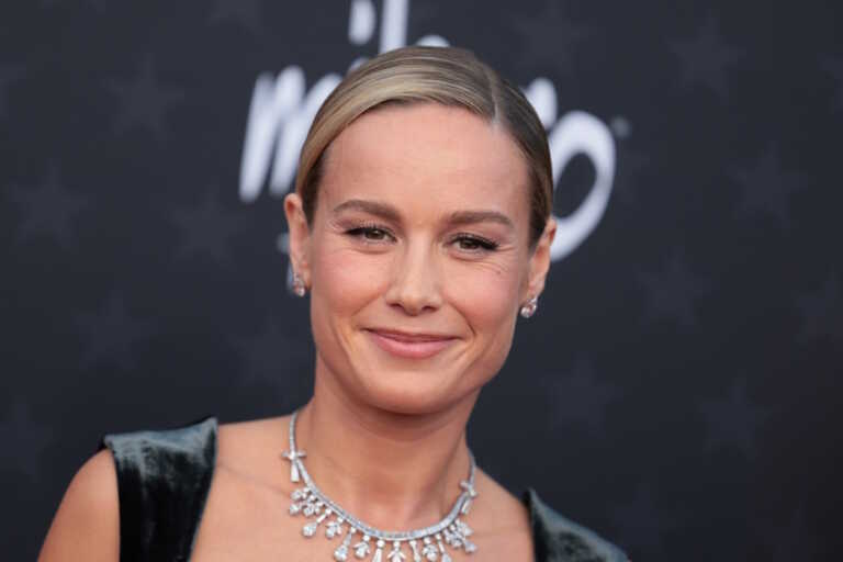 Η Brie Larson κάνει θεατρικό ντεμπούτο ως «Ηλέκτρα» του Σοφοκλή στο West End του Λονδίνου