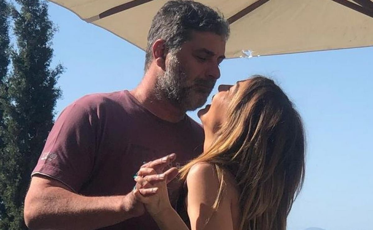 Μπισμπίκης για Βανδή: «Είμαι καψούρnς, ξαφνιάζομαι κάθε φορά που τη βλέπω»