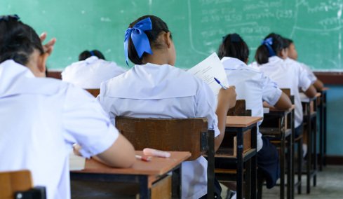 Τα τρικ που χρησιμοποιεί η Κίνα για να σταματήσει την αντιγραφή στις εξετάσεις των μαθητών της