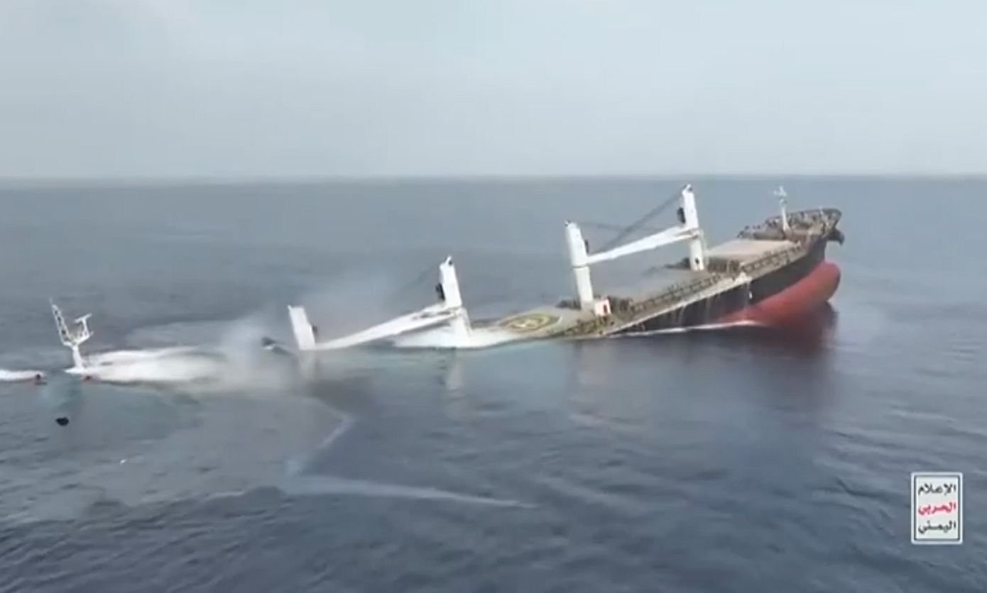 Επέστρεψε στην Ελλάδα ο ένοπλος φρουρός του πλοίου που δέχτηκε επίθεση από τους Χούθι