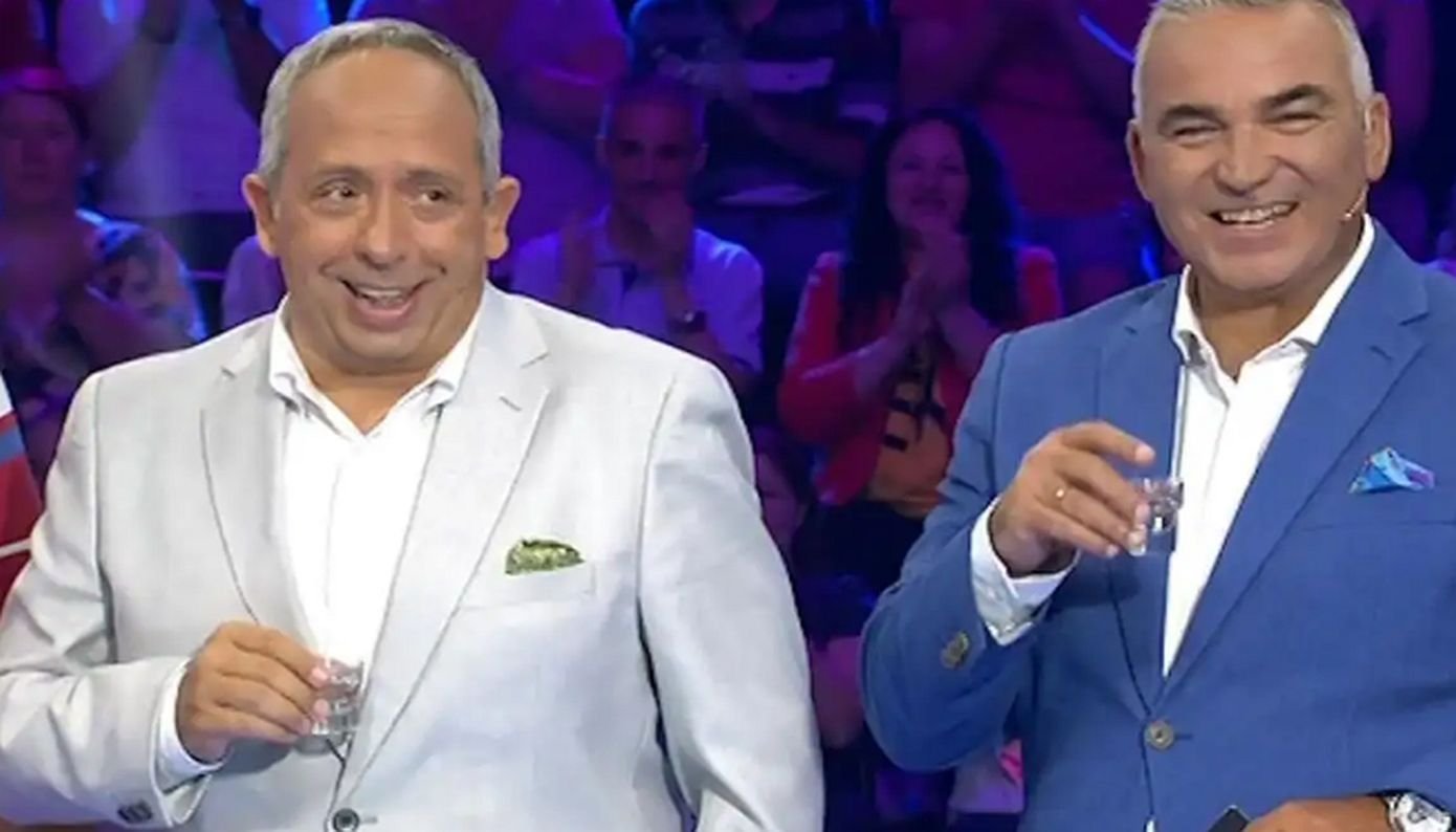 Η Ελλάδα ψηφίζει – Φινάλε: «Για κάποιον αδιευκρίνιστο λόγο μας είπαν ότι θα συνεχίσουμε και του χρόνου»