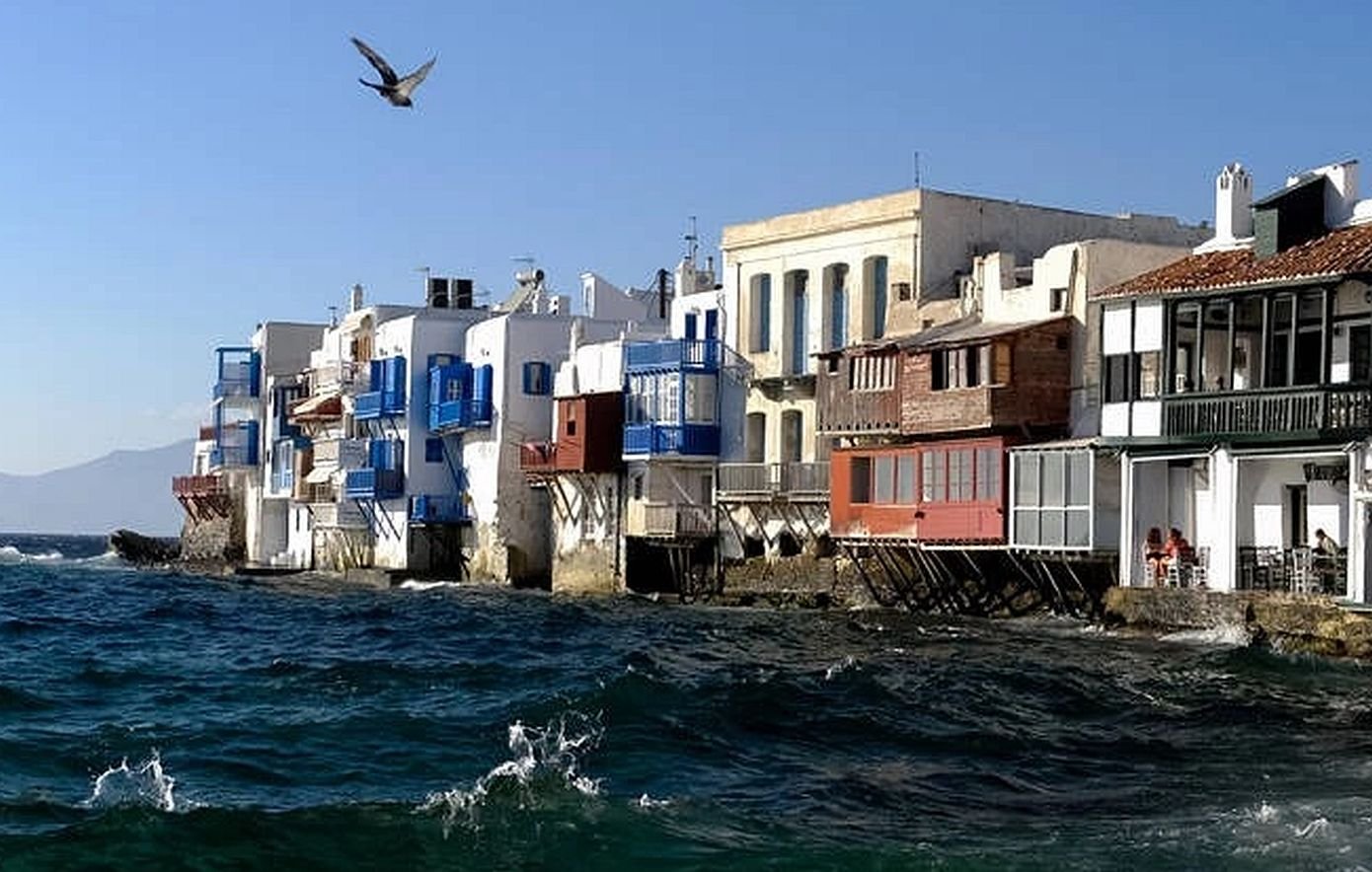 Εξαρθρώθηκε σπείρα αστυνομικών εμπόρων ναρκωτικών στη Μύκονο – Οι συνομιλίες που τους «πρόδωσαν»