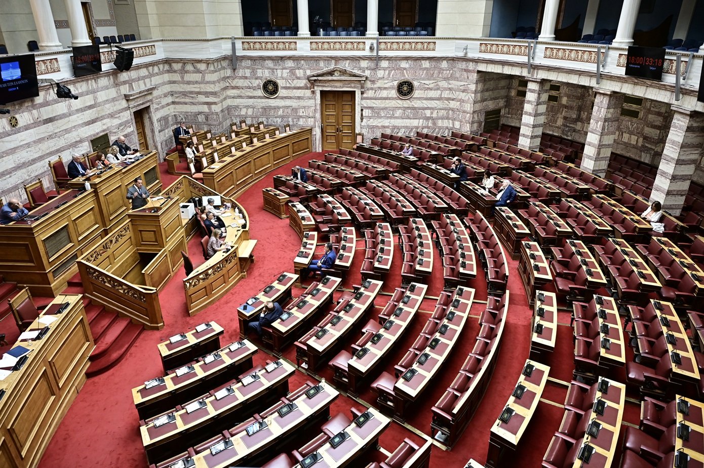 Την επόμενη εβδομάδα στην Ολομέλεια οι αλλαγές για τους χρόνους ομιλιών στη Βουλή – «Εφαρμογή θα διακόπτει αυτόματα τη χρήση μικροφώνου»