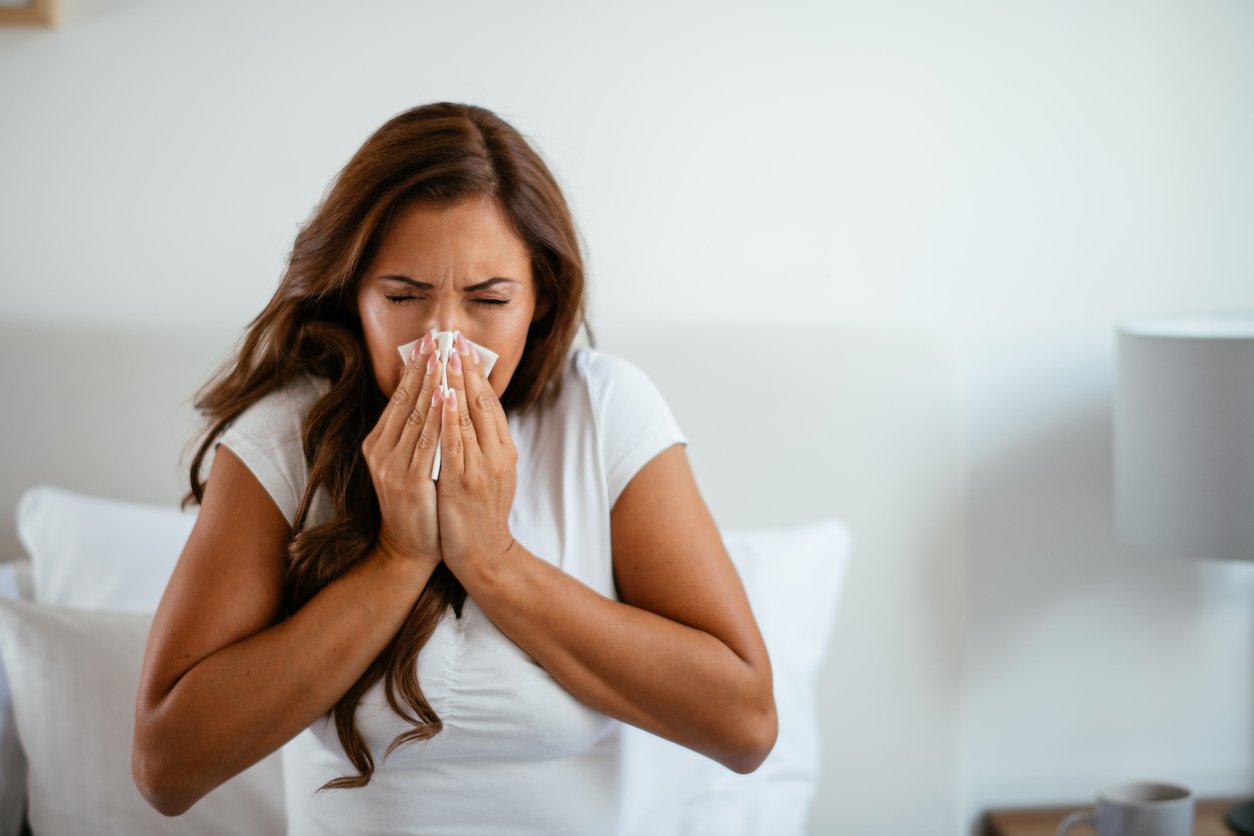Έχετε-βουλωμένη-μύτη;-Πως-να-καταλάβετε-αν-έχετε-αλλεργία-ή-κρυολόγημα