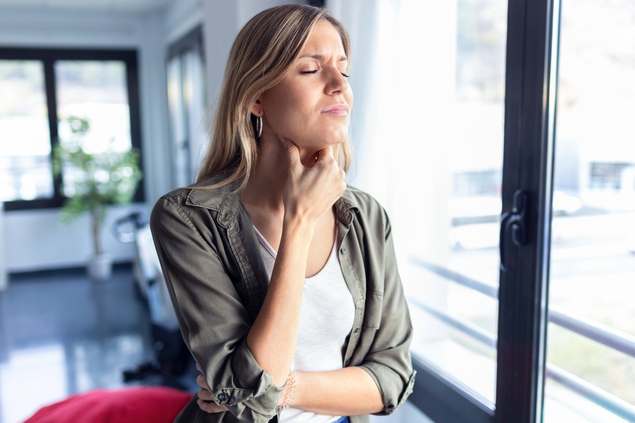 Διογκωμένη-αμυγδαλή-χωρίς-πυρετό:-Που-μπορεί-να-οφείλεται-και-πως-να-την-αντιμετωπίσετε