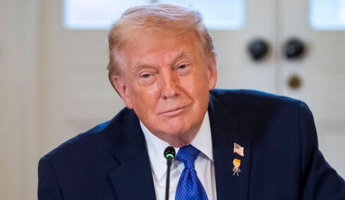 «Θα πάρουμε τη Γροιλανδία, τίποτα λιγότερο δεν είναι αποδεκτό» λέει ο Τραμπ και καλεί το ΝΑΤΟ να συνεργαστεί