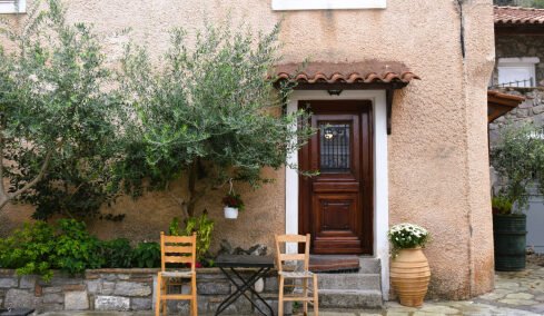 Μια απόδραση αποτοξίνωσης στην Τιθορέα, στη σκιά του Παρνασσού