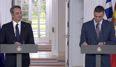 Σάντσεθ σε Μητσοτάκη: Η Ελλάδα από την κρίση του ευρώ έφτασε στην προεδρία του Eurogroup