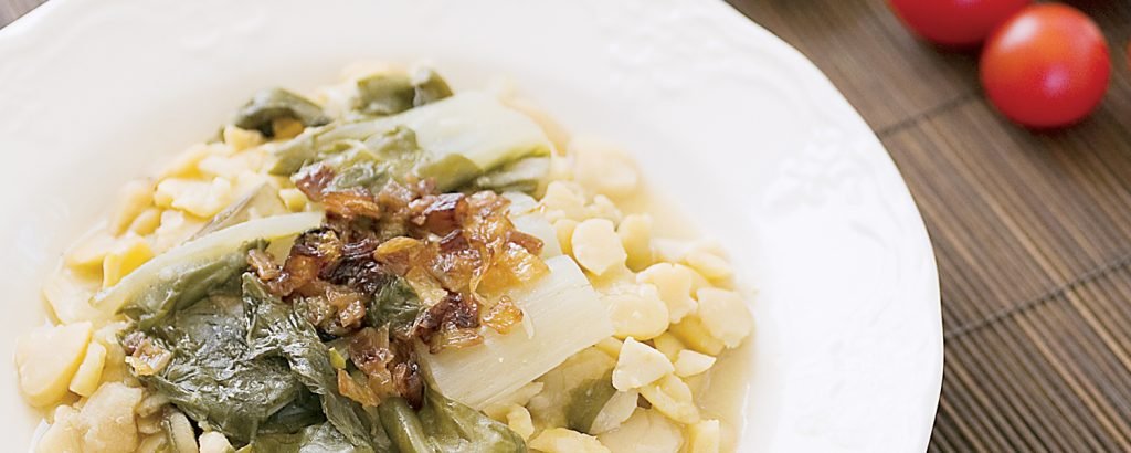 Κουκιά -κούννες- με λάχανα Κουκιά -κούννες- με λάχανα