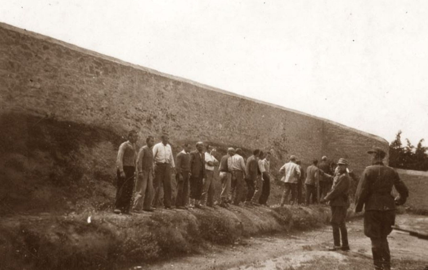 Στη Βουλή το θέμα με τις φωτογραφίες από την εκτέλεση των 200 στο Σκοπευτήριο της Καισαριανής που πωλούνται στο eBay