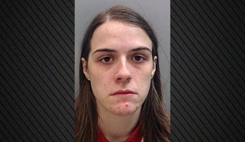 Η ιστορία της γυναίκας που ξεγέλασε την κολλητή της για να έχει ερωτικές επαφές μαζί της, για δύο χρόνια την είχε πείσει ότι ήταν σε σχέση με άντρα