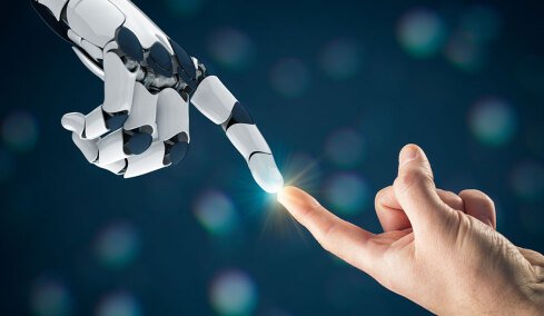 Επικεφαλής AI της Microsoft: «Η παραδοσιακή δουλειά γραφείου τελειώνει σε 12–18 μήνες»  