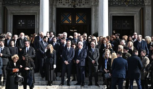 Η Ελλάδα αποχαιρέτισε την Ελένη Γλύκατζη-Αρβελέρ, στον Βύρωνα η ταφή της - Επικήδειοι από Μητσοτάκη και Τασούλα στη Μητρόπολη Αθηνών