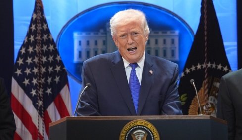 Σφοδρή επίθεση Τραμπ στο Ανώτατο Δικαστήριο για την ακύρωση των δασμών: «Ντρέπομαι, υποτάχθηκαν σε ξένες επιρροές» 