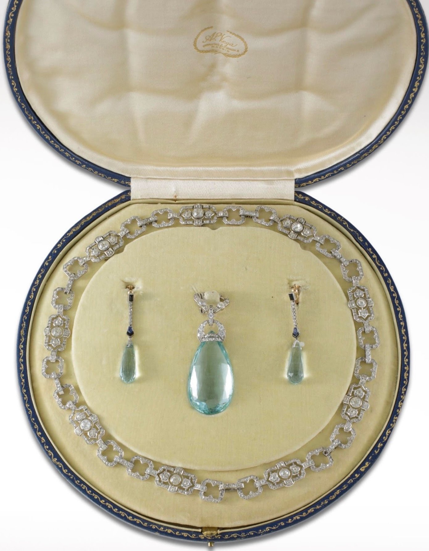 Δημοπρασία κοσμημάτων βασίλισσας των Βέλγων Φαμπιολας