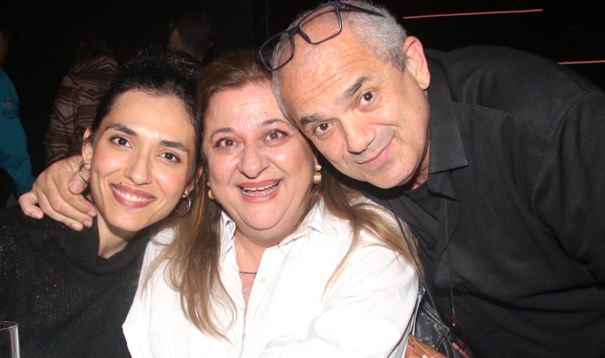 Η Μαρία Χάνου με τους γονείς της, Ελισάβετ Κωνστανίδου και Ταξιάρχη Χάνο