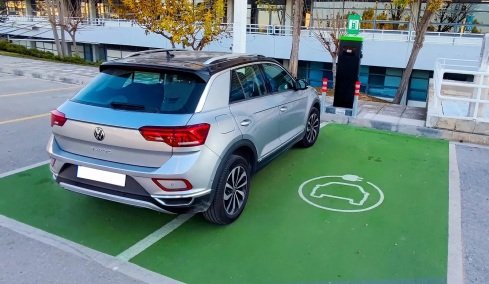 Χιλιάδες πρόστιμα και αφαιρέσεις πινακίδων και σε supermarket