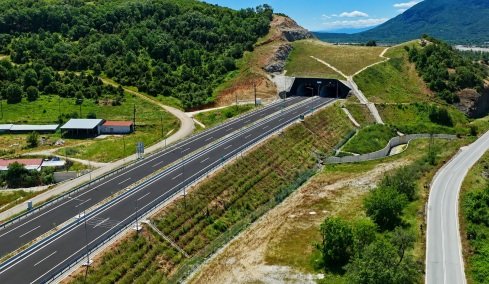Video:  Μετά από 50 χρόνια ο αυτοκινητόδρομος που άλλαξε τη μισή Ελλάδα είναι έτοιμος