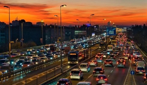 Χαμός με τις ασφάλειες αυτοκινήτου στην Eλλάδα...