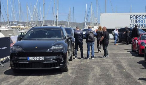 Έφοδος των... Ράμπο της ΑΑΔΕ σε εκδήλωση της Porsche Ελλάδας - Δείτε εικόνες