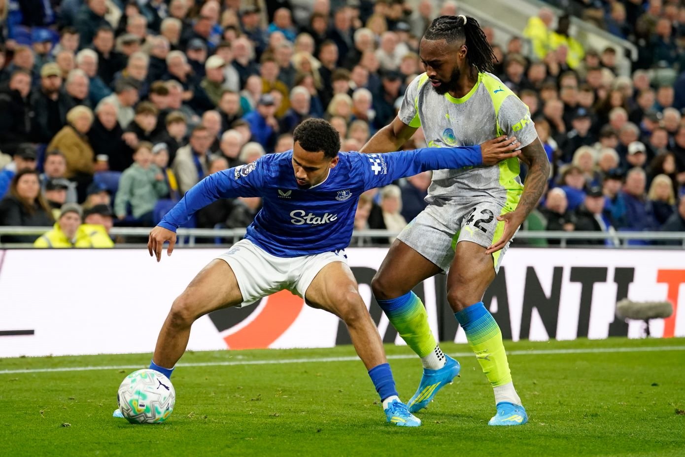 Premier League: Η Έβερτον στέλνει τον τίτλο στην Άρσεναλ- 3-3 με την Μάντσετερ Σίτι να ισοφαρίζει στο 97!