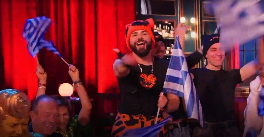 Αποθέωση για τη νικήτρια της Eurovision Dara στη Σόφια, συγκινημένος επέστρεψε στην Αθήνα ο Ακύλας 