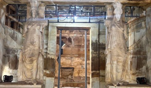 Αποκαλύφθηκε για πρώτη φορά ο επιβλητικός περίβολος του Τύμβου Καστά στην Αμφίπολη, δείτε εντυπωσιακές εικόνες