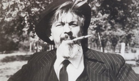 Το ποίημα του Εμπειρίκου «Ποιος ζει και ποιος πεθαίνει» που έβαλε τους μαθητές να γράψουν για τη ζωή και τη δύναμη της θέλησης