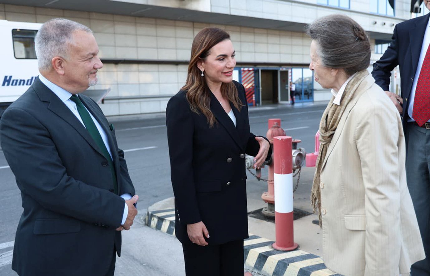 Η πριγκίπισσα Άννα κατά την άφιξή της στην Ελλάδα για την επέτειο των 85 χρόνων από τη Μάχη της Κρήτης
