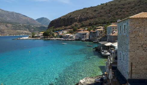 6 προορισμοί στην ηπειρωτική Ελλάδα που μοιάζουν με νησί  