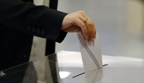 Real Polls: Τρεις μονάδες πάνω η ΝΔ στο 29,1%, στο 16,1% ο Τσίπρας, στο 13,1% η Καρυστιανού, μονοψήφιο το ΠΑΣΟΚ 