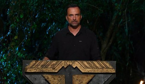 Ο Γιώργος Λιανός ανακοίνωσε το τέλος του Survivor στο συμβούλιο του νησιού - To έπαθλο των 250.000 ευρώ πηγαίνει στον Σταύρο Φλώρο
