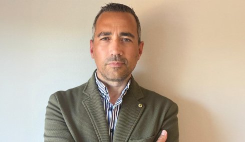Όταν ο νέος αναπληρωτής εκπρόσωπος της ΕΛ.Α.Σ. καθύβριζε τον Τσίπρα: «Είσαι καραγκιόζης, ο πιο ανεπανάληπτος ψεύτης πολιτικός»