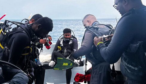 Νέα τραγωδία στις Μαλδίβες: Νεκρός δύτης των ειδικών δυνάμεων στις έρευνες για τις σορούς των Ιταλών