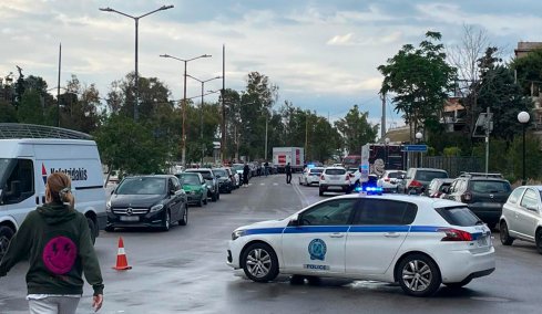 Μικρολίμανο: Αστυνομικοί πυροβόλησαν και τραυμάτισαν άνδρα που έβγαλε όπλο σε έλεγχο, είχε πάνω του και έξι χειροβομβίδες