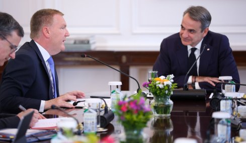 Επίτροπος ΕΕ προς Μητσοτάκη: Η πρόοδος της Ελλάδας στο Κράτος Δικαίου ενισχύει την οικονομία και τις επενδύσεις