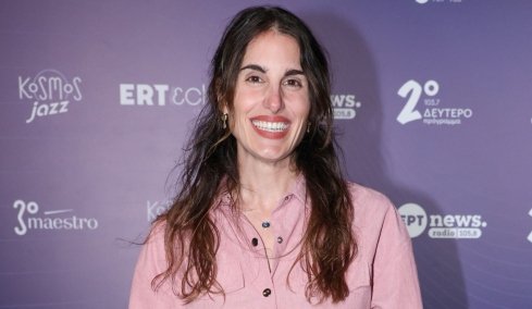 Η Παυλίνα Βουλγαράκη βάφτισε την κόρη της στην Κρήτη