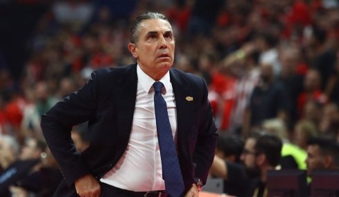 Επιμένει ο Σκαριόλο: «Υποστήκαμε αδικία στον τελικό της Euroleague και το είδε όλη η Ευρώπη» - Η αντίδραση του Δημήτρη Γιαννακόπουλου