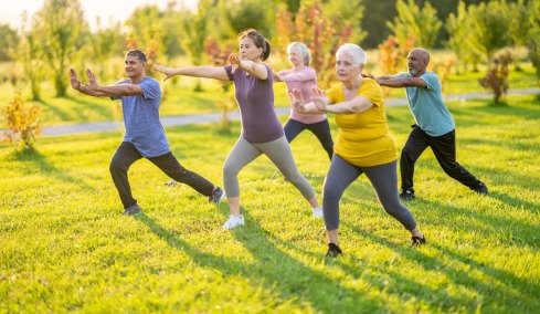 Τι είναι το περπάτημα Tai Chi και γιατί υπόσχεται θαύματα σε ψυχή και σώμα  