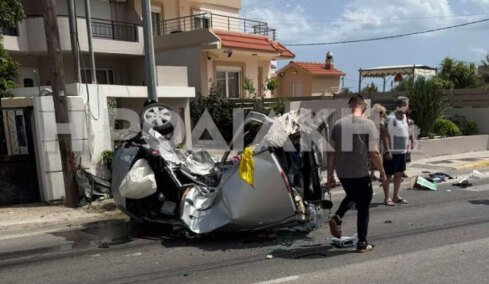 Τραγωδία στη Ρόδο: Δύο νεκρές σε τροχαίο, έγιναν σμπαράλια τα αυτοκίνητα, φωτογραφίες