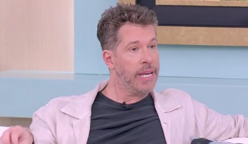 Χάρης Βαρθακούρης: Τελευταία φορά που είχαμε πάει στην Πάρο ως οικογένεια ήταν το 2013, μετά κάηκε το σπίτι μας