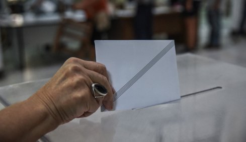 Δημοσκόπηση Opinion Poll: Στο 31,2% η ΝΔ με προβάδισμα 16,8 μονάδων από το ΠΑΣΟΚ - Aνέβηκε στο 12,6% το «άλλο κόμμα», τι λένε για Τσίπρα - Καρυστιανού