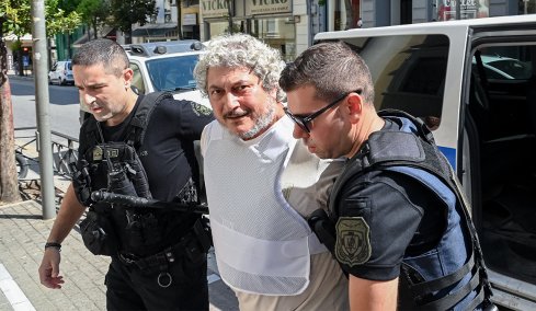 Με λευκά μαλλιά και μούσια ο Τζέιμς Δαλαμάγκας που κρυβόταν στο Αίγιο για 27 χρόνια μετά τη δολοφονία στην Αυστραλία, δείτε φωτογραφίες