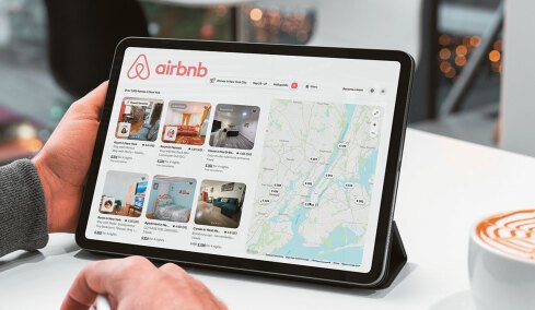 Airbnb: Από 1η Ιουλίου αλλάζουν οι κανόνες του παιχνιδιού, αγώνας δρόμου για άδειες, πωλήσεις και γονικές παροχές